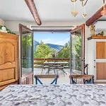 D'hotes Le Montagn'art Bed & Breakfast 4*